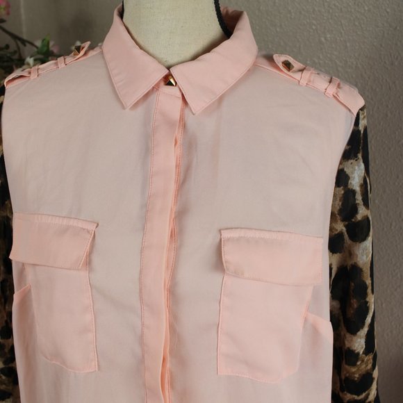 2B Bebe Peach Leopard Blouse NWT - Picture 2 of 4